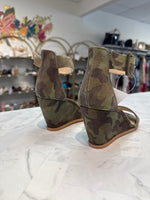 Seychelles Camo Wedge Sandals, 7
