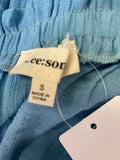 ee:some Blue Top, S