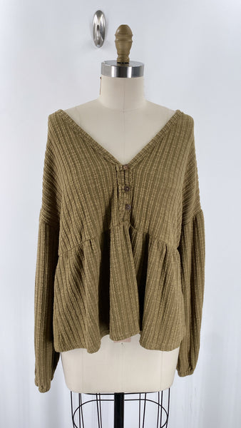 New In Green Top, L