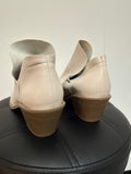 Universal Thread Cream Boots, 9