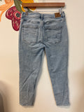 American Eagle 28" Inseam Mom Jeans, 6
