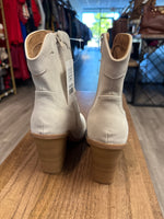Lauren Conrad Ivory Boots, 8
