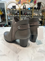 New Giani Bernini Gray Abalina Ankle Boots, 7