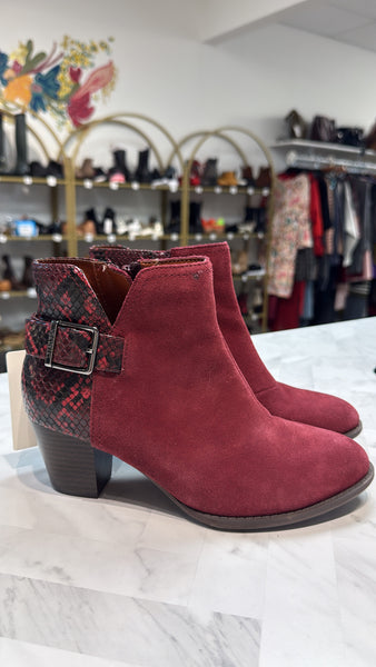 Vionic Red Naomi Boots, 6