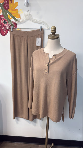 2 Piece Brown Top + Pants, M