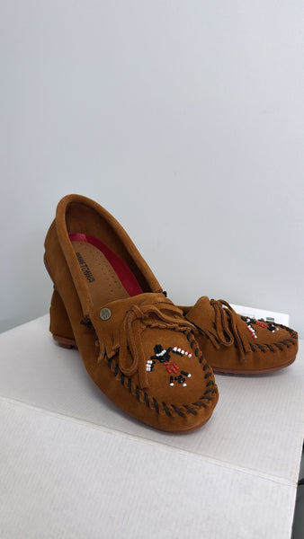 New without tags Minnetonka Brown Suede Thunderbird Animikii, 9.5