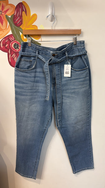 a.n.a. Belted Jeans, 14