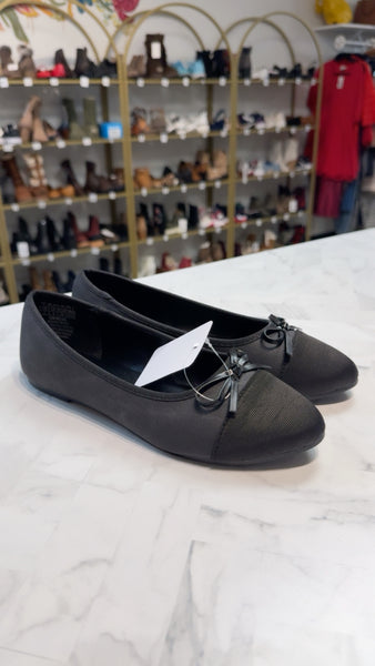 Tahari Black Geneva Flats, 7