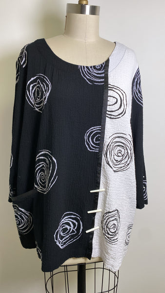 Ali Miles Black/White Top, XL