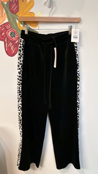 New Berek Black Velvet Snow Leopard Pants, S