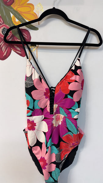 La Blanca One Piece Swimsuit, 12