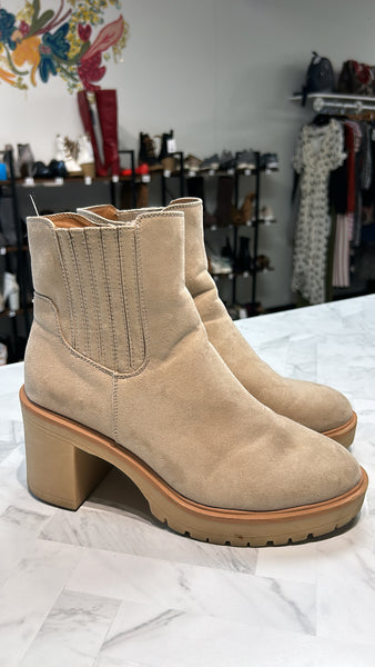 Universal Thread Tan Ankle Boots, 8.5