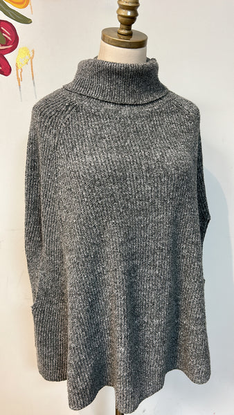 Kirundo Gray Poncho Sweater, S