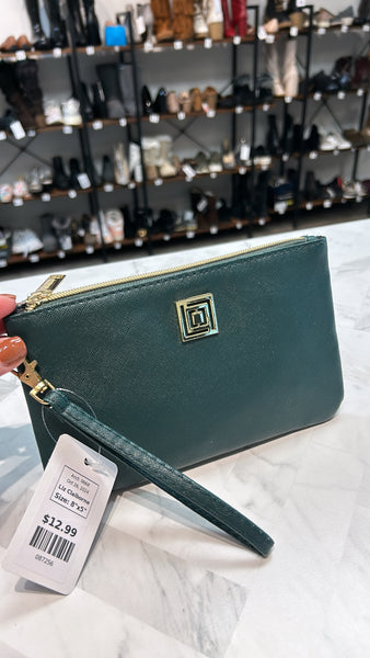 Liz Claiborne Green Charging Wristlet, 8"x5"