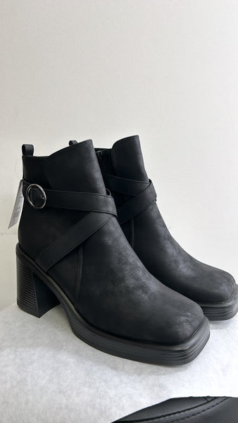 Jellypop Black Boots, 11