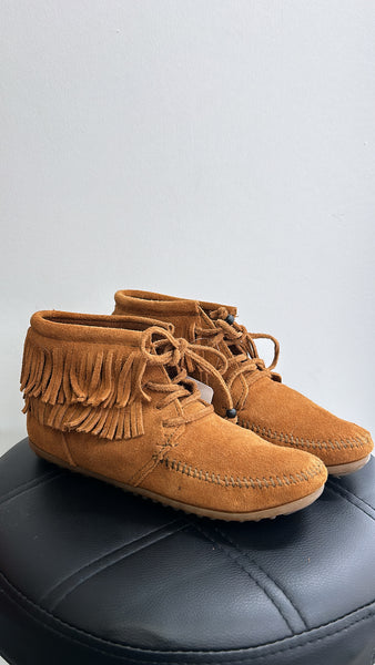 Minnetonka Brown Suede Moccasins, 7.5