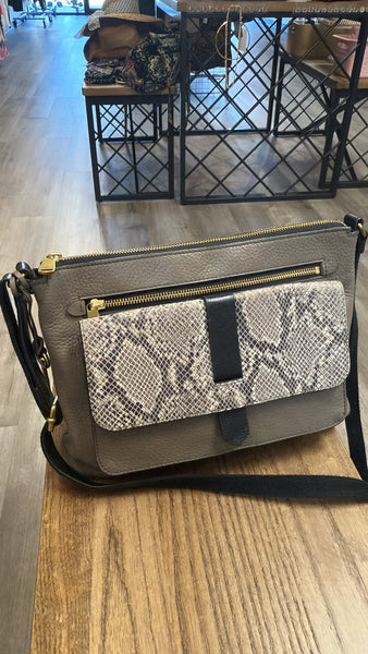Fossil  Kinley Leather Crossbody Bag, 12"x9"