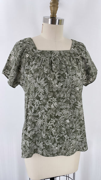 New Christopher & Banks Green Top, S Petite