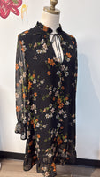 En Creme Black Dress, L