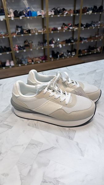Dream Pairs White/Tan Shoes, 9.5