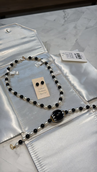 Genuine Cultured Freshwater Pearl Black/White Necklace + Bracelet + Earrings with 10K Gold Clasp