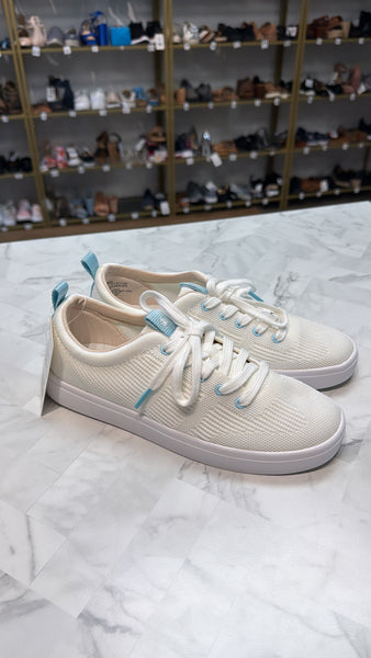 Nurture White Granby Shoes, 7.5