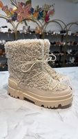 Pretty Little Thing Ivory Boots, 7