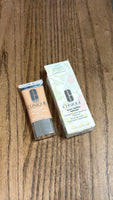 New Clinique "CN40 Cream Chamois" Even Better Refresh Hydrating and Repairing Makeup Foundation