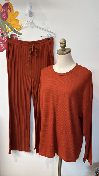 Listicle 2pc  Top + Pants, L